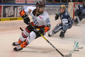 Mathias Olimb von den Grizzlys Wolfsburg Iserlohn Roosters gegen Grizzlys Wolfsburg am 6.12.2019