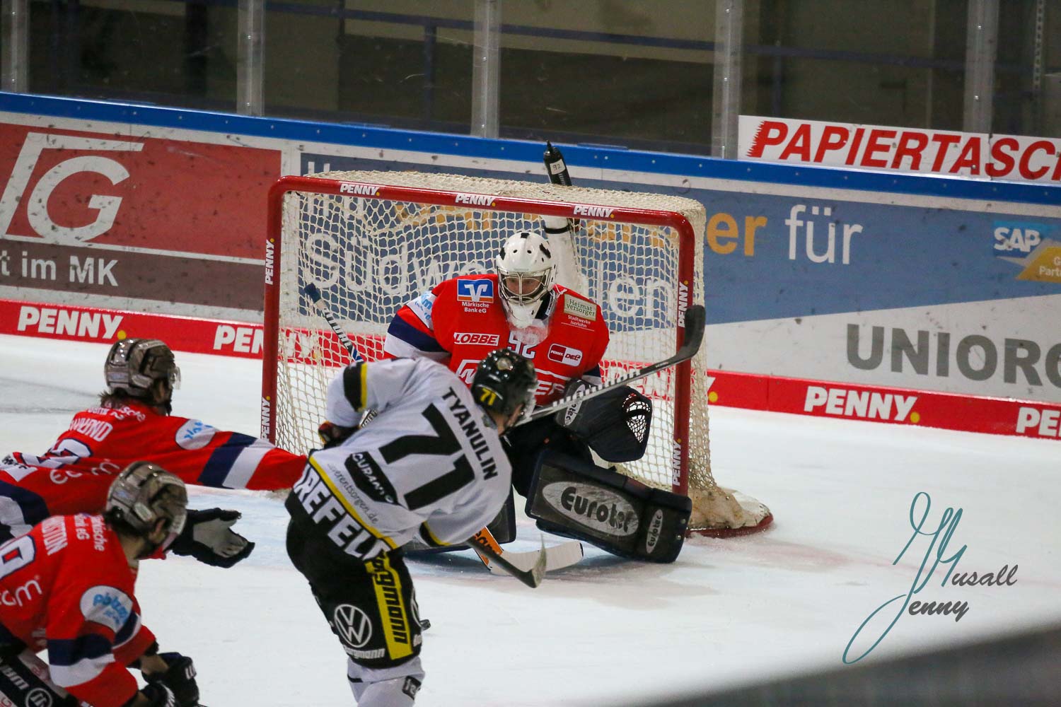 Iserlohn Roosters gegen Krefeld Pinguine am 22.02.2021