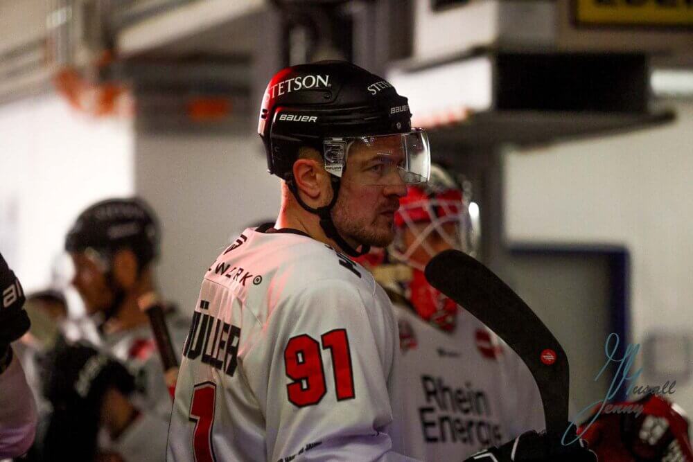 Moritz Müller hat im Trikot der Kölner Haie 1.000-DEL Spiele absolviert.