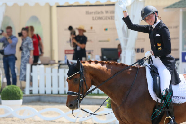 Semmieke Rothenberger (GER) mit Farrington 4 im Piaff Foerderpreis, Liselott-Schindling-Foundation Prize - U25-Grand Prix