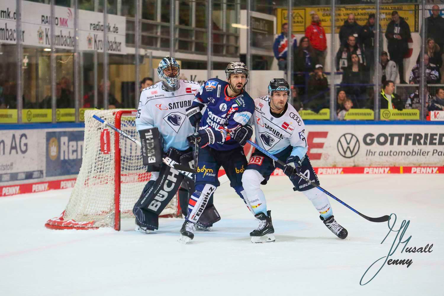 Kevin Reich (ERC Ingolstadt), Emile Poirier (Iserlohn Roosters) und Colton Jobke (ERC Ingolstadt)