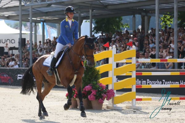 Angelique Rüsen (GER) mit Crowny NW