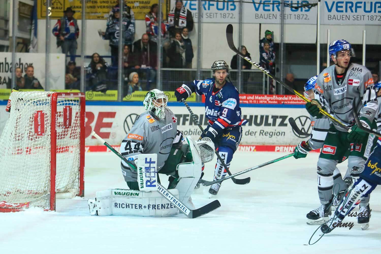 Iserlohn Roosters gegen Augsburger Panther am 9.12.2022